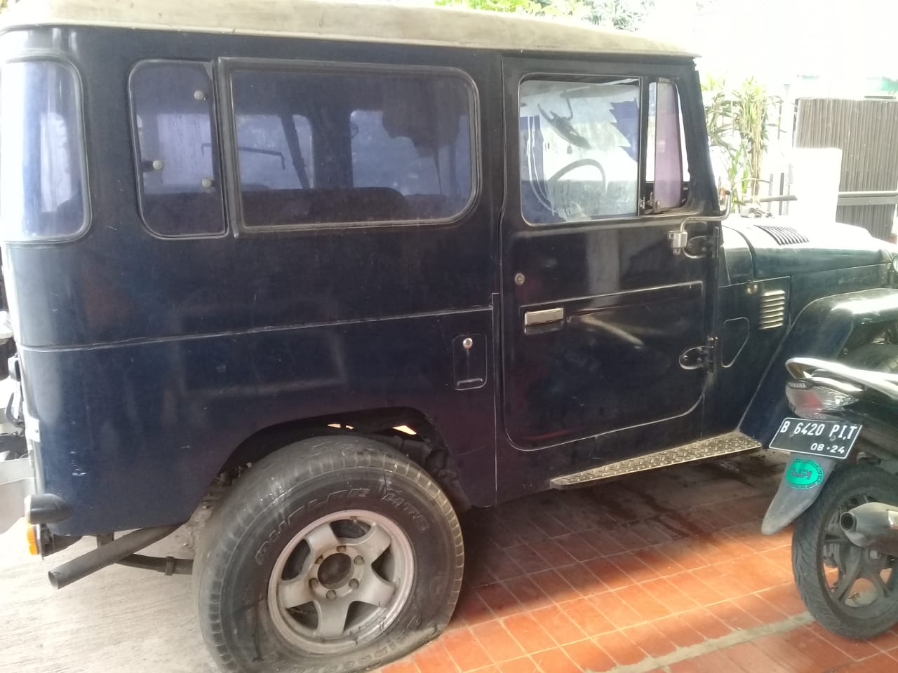 Mobil Tua Toyota Land Cruizer